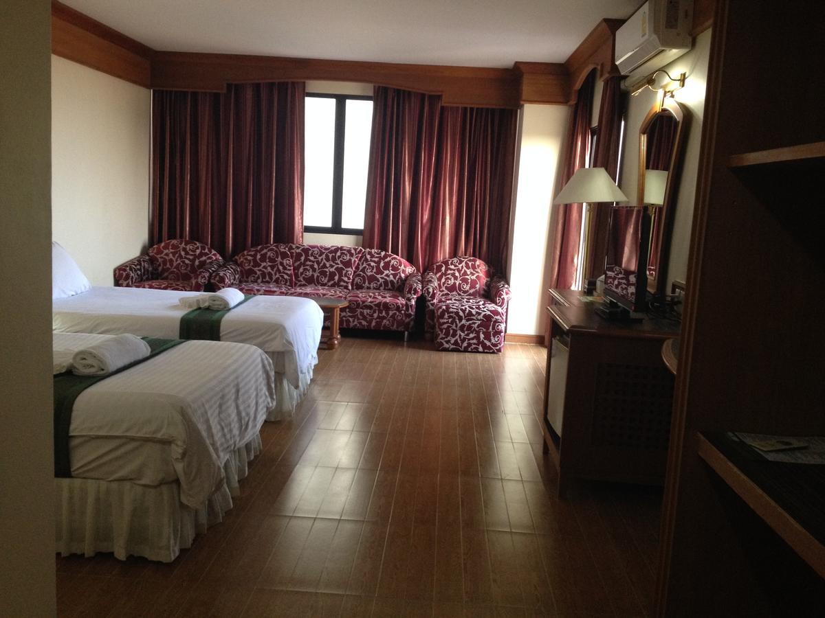 Jp Emerald Hotel Yasothon Exterior foto