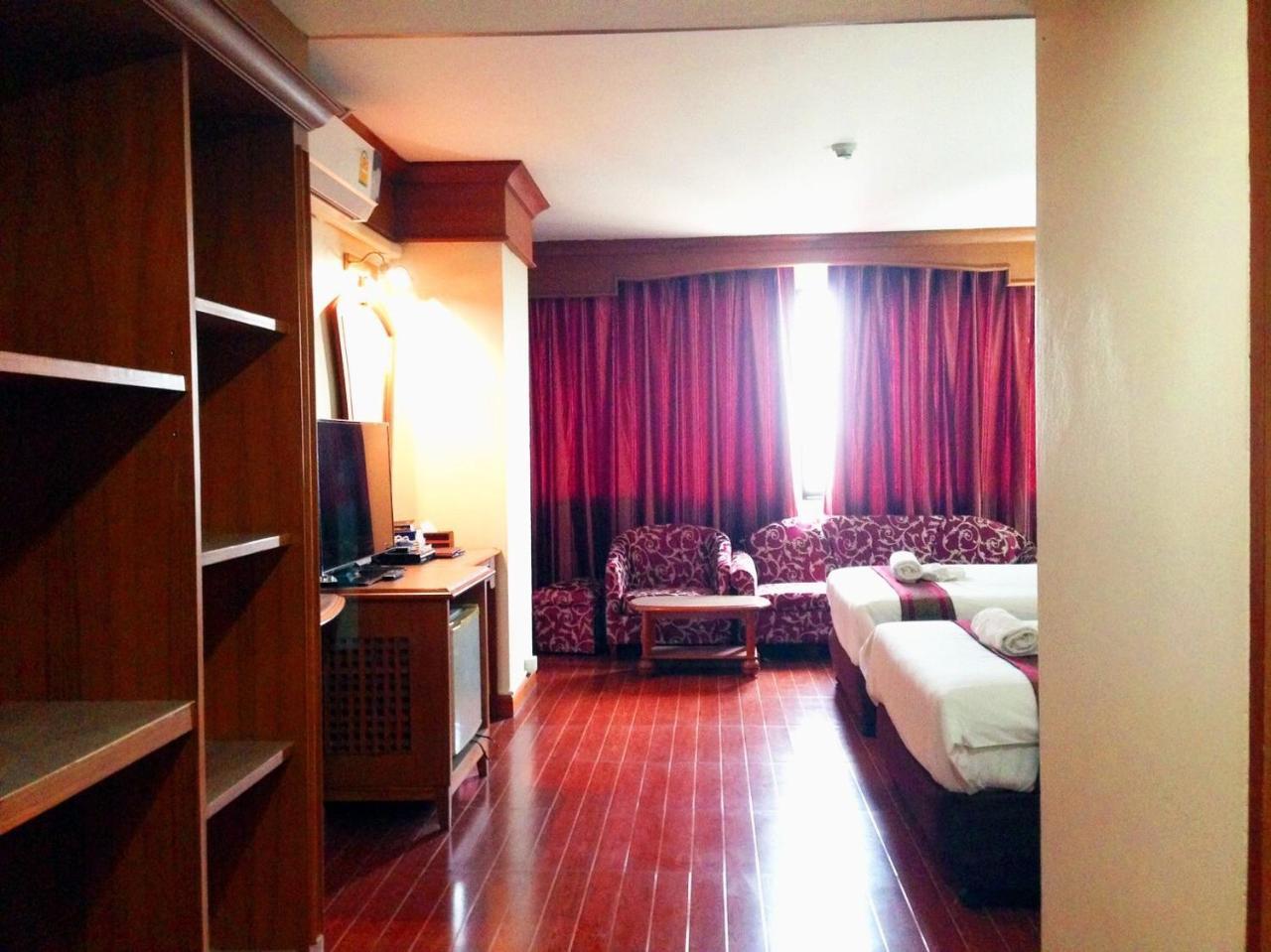 Jp Emerald Hotel Yasothon Exterior foto