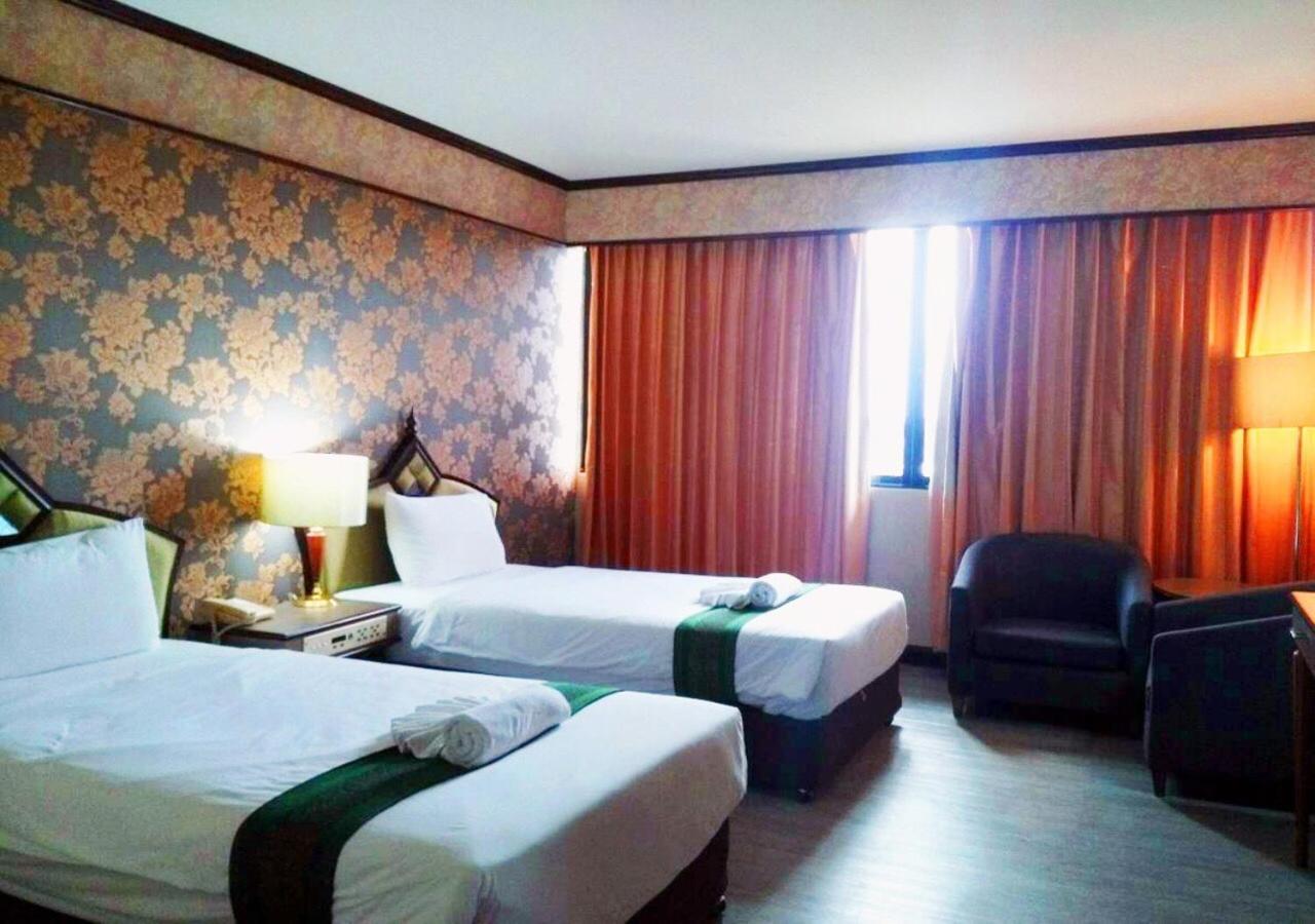 Jp Emerald Hotel Yasothon Exterior foto